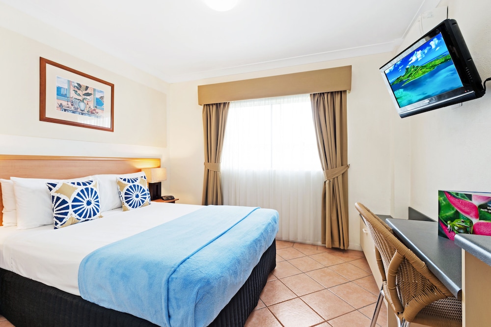 Cairns Queens Court 18/36