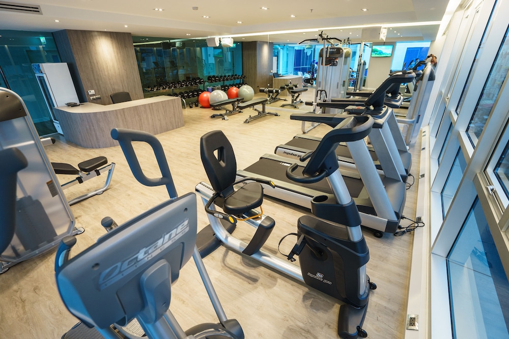 New Season Square Hotel 29/39