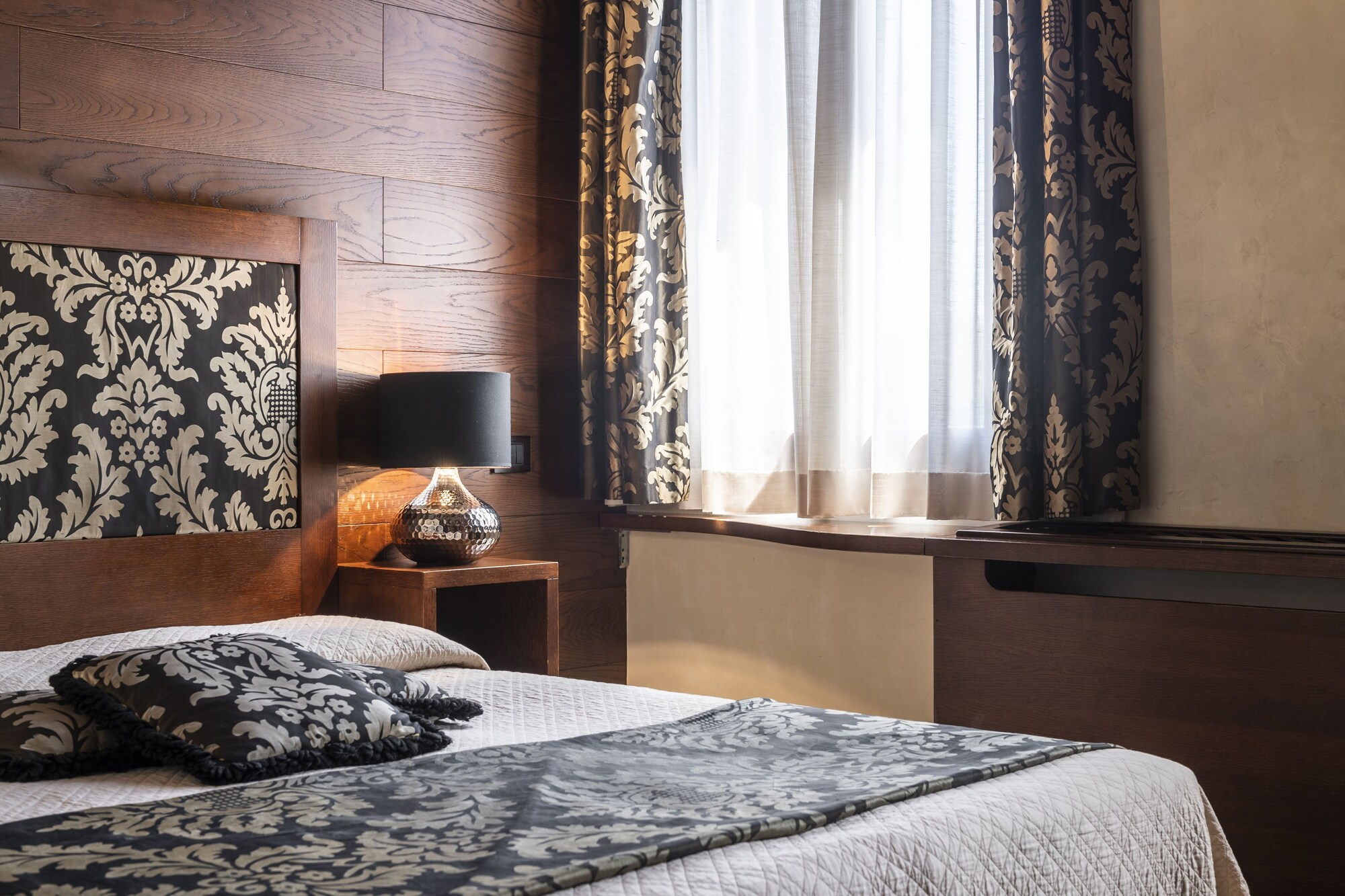 SUPERIOR, DOUBLE OR TWIN BED, CITY VIEW