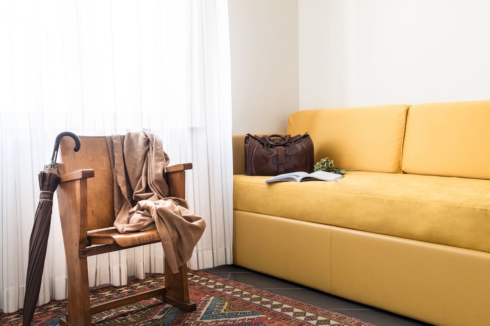 Foyer Boutique Hotel 33/45