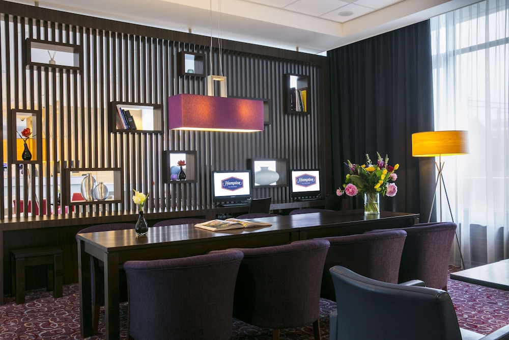 Hampton By Hilton Amsterdam Airport 44/51