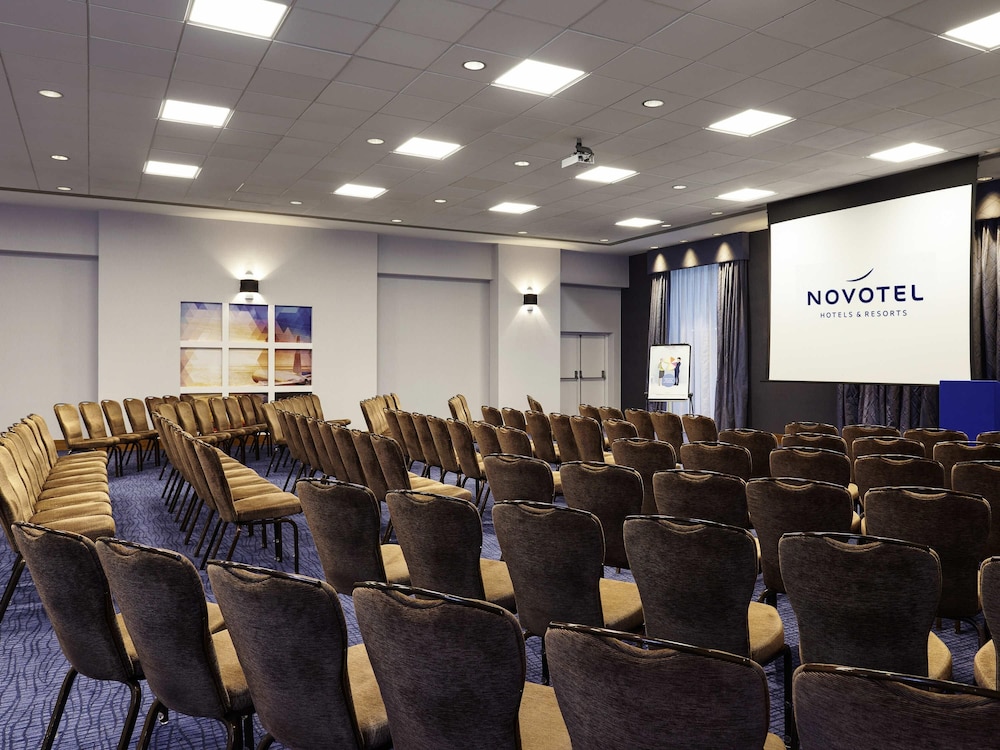 NOVOTEL LONDON STANSTED AIRPORT 57/69