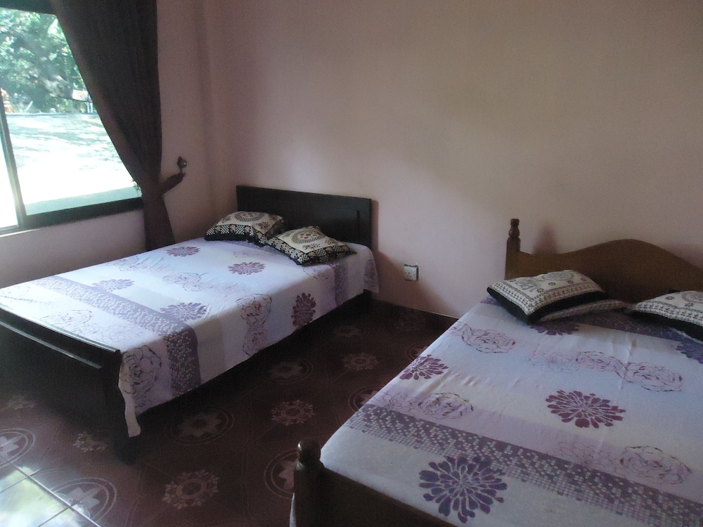 Flower Seven Hotel 11/27