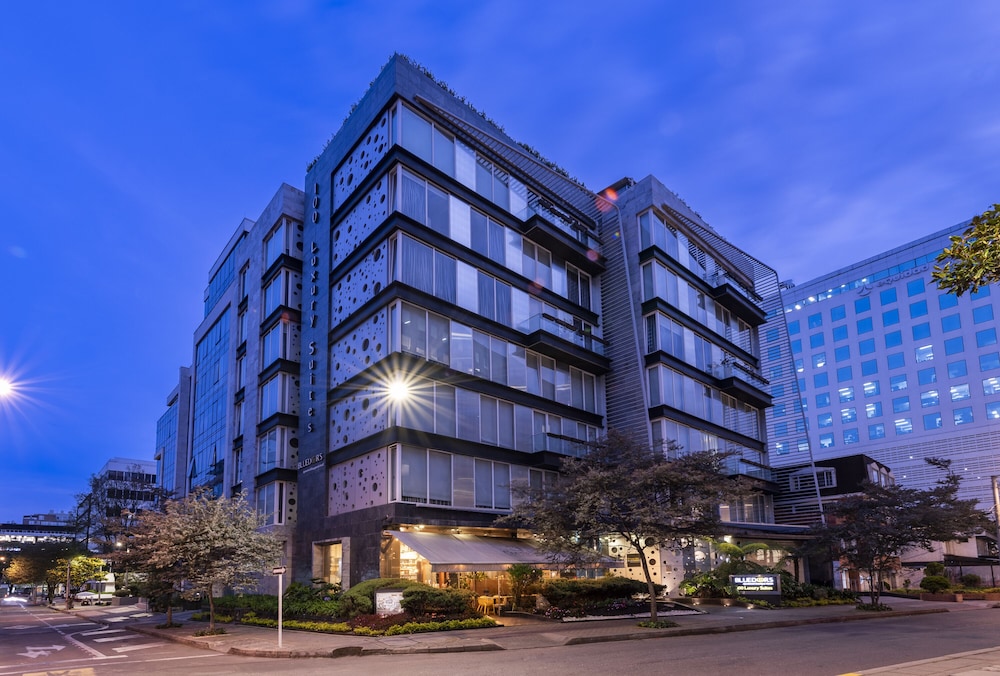 100 Luxury Suites By Preferred 72/76