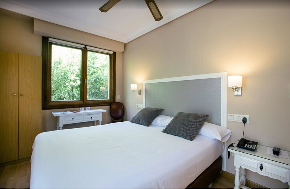 Monte Ulia Hotel 12/42