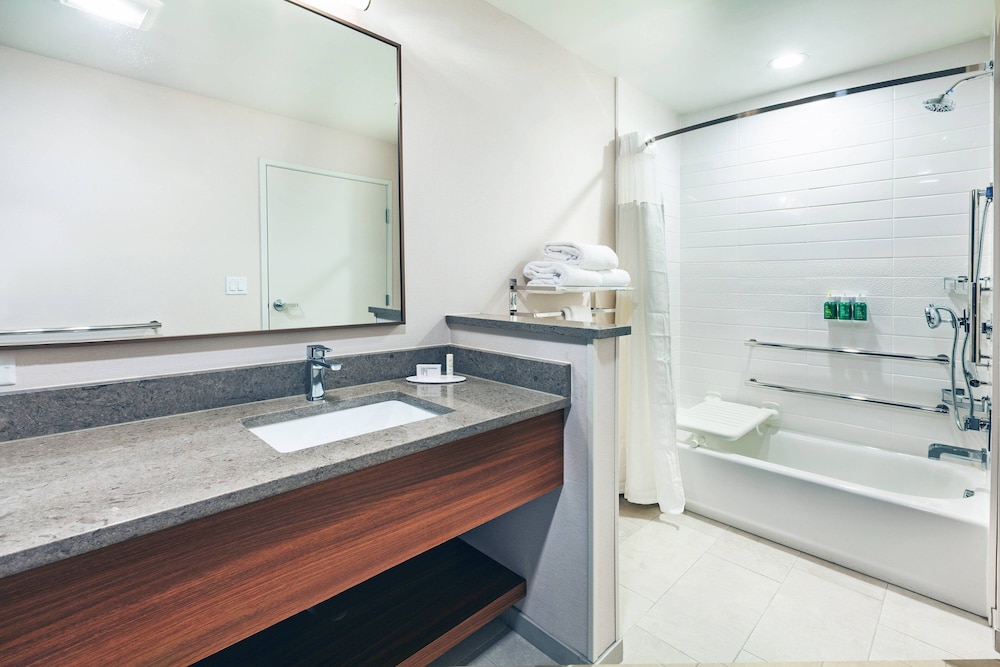 Fairfield Inn & Suites By Marriott Tulsa Catoosa 12/40