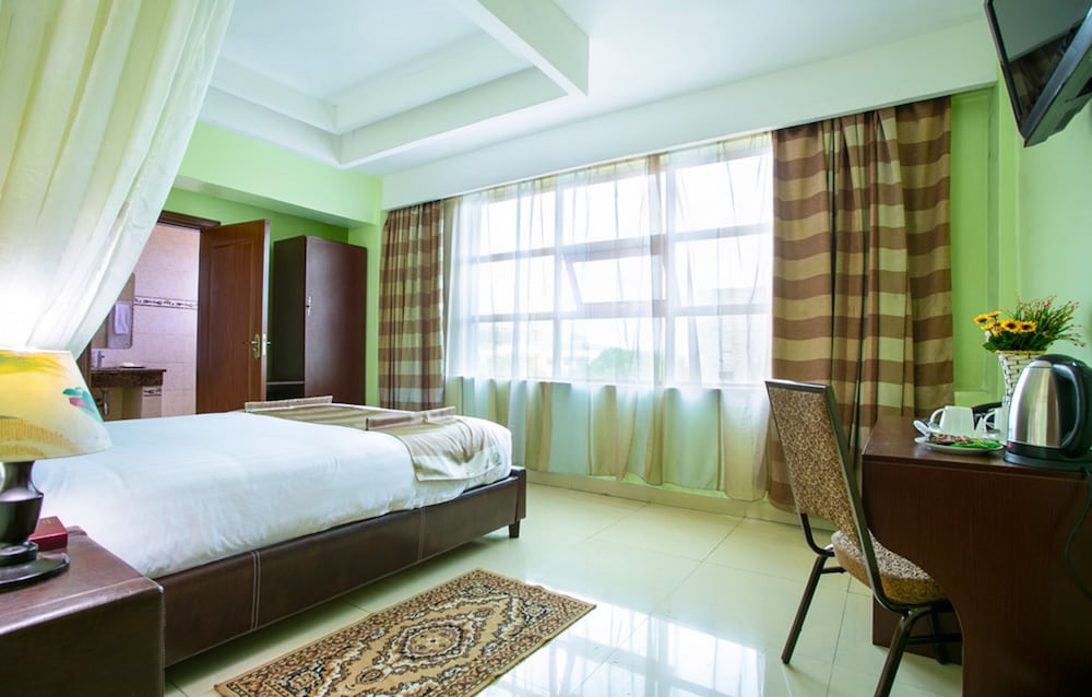 The Legacy Hotel & Suites 9/33