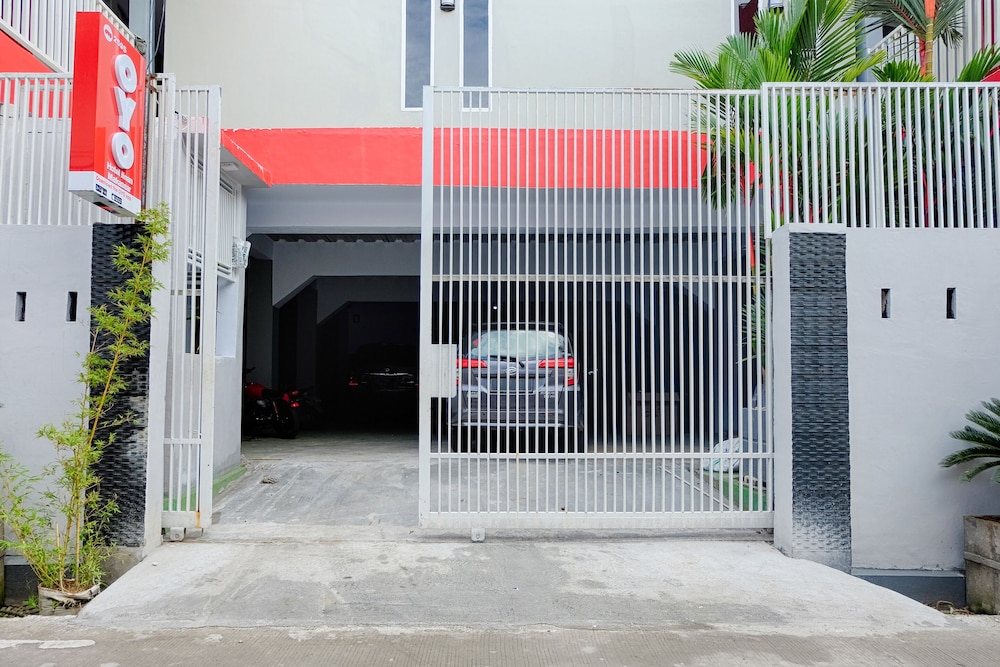 OYO 2595 Hotel Jinan Makassar 21/24