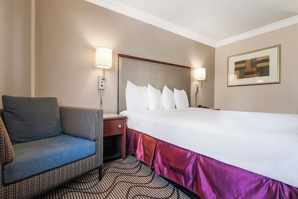 JACK LONDON INN 27/53