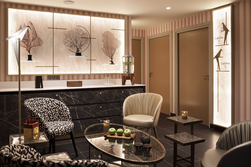 HOTEL BARRIERE LE WESTMINSTER 43/63