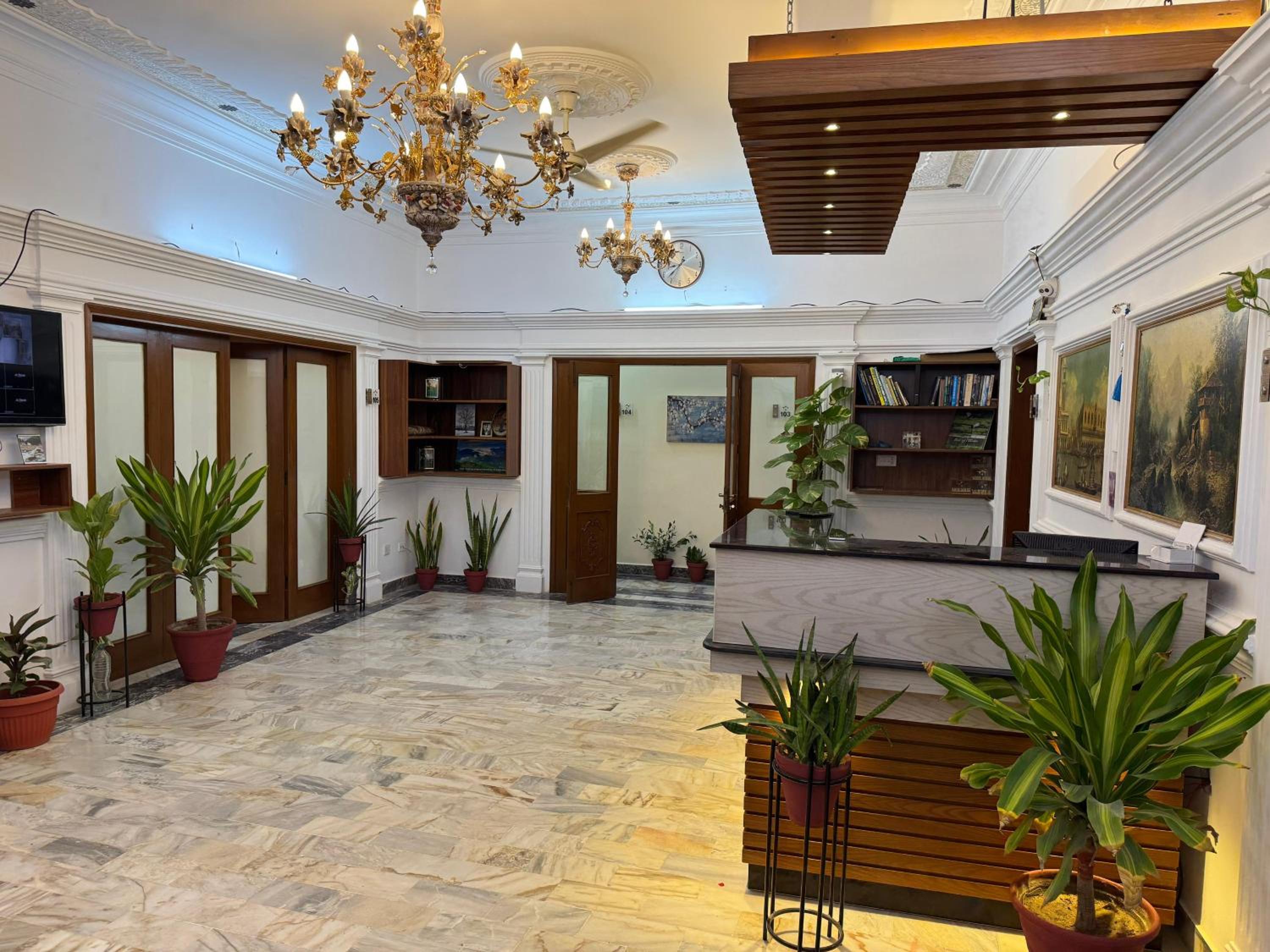 White House Karachi 15/48