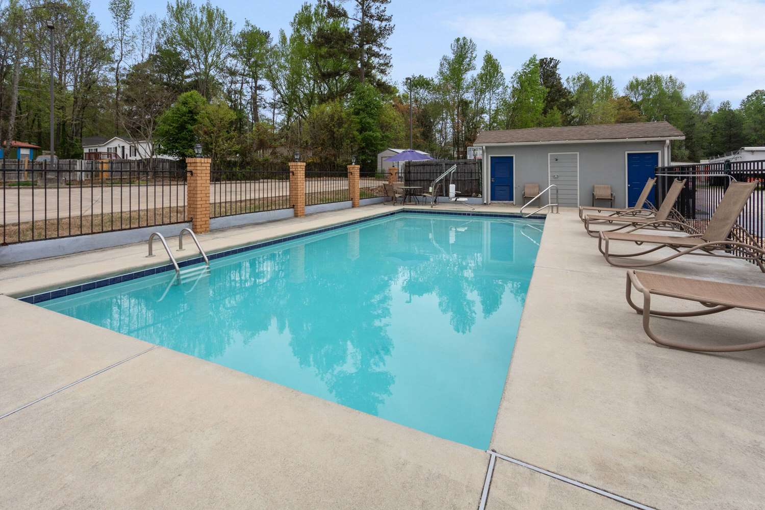 Days Inn by Wyndham Douglasville-Atlanta-Fairburn Road 12/20