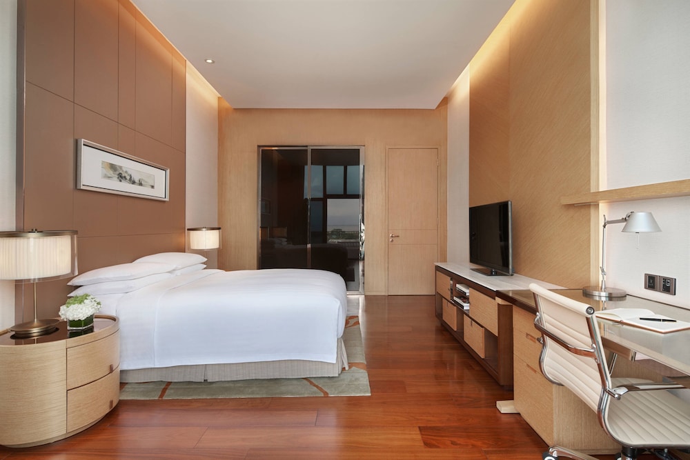 The Oct Harbour Shenzhen Marriott Executive Apartments 17/38
