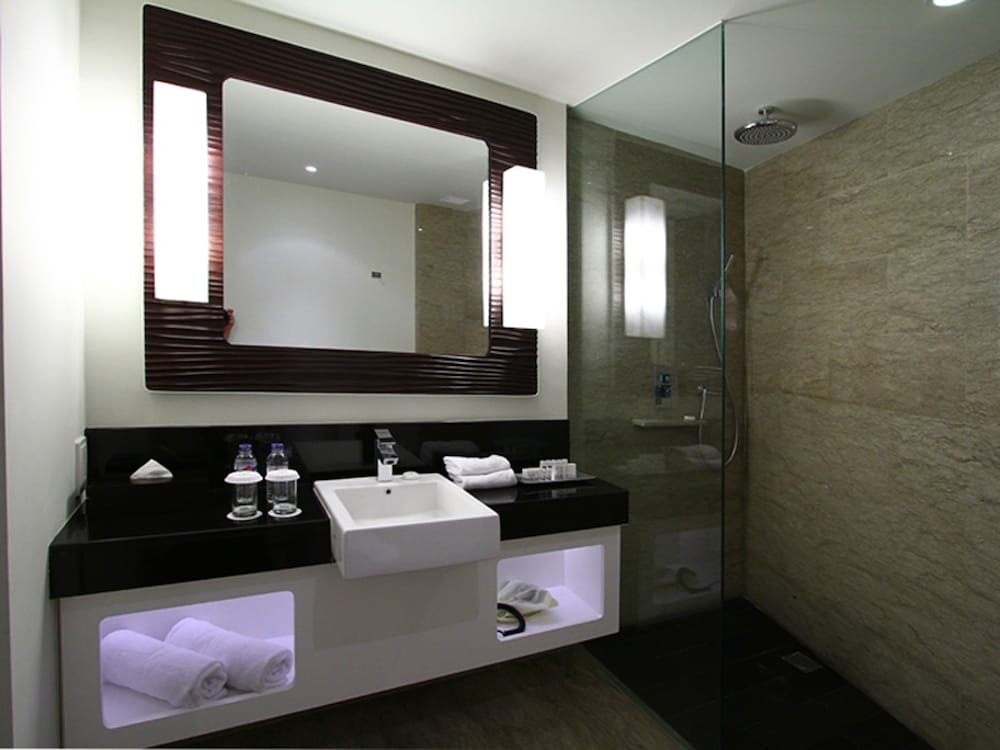 Sensa Hotel 33/64