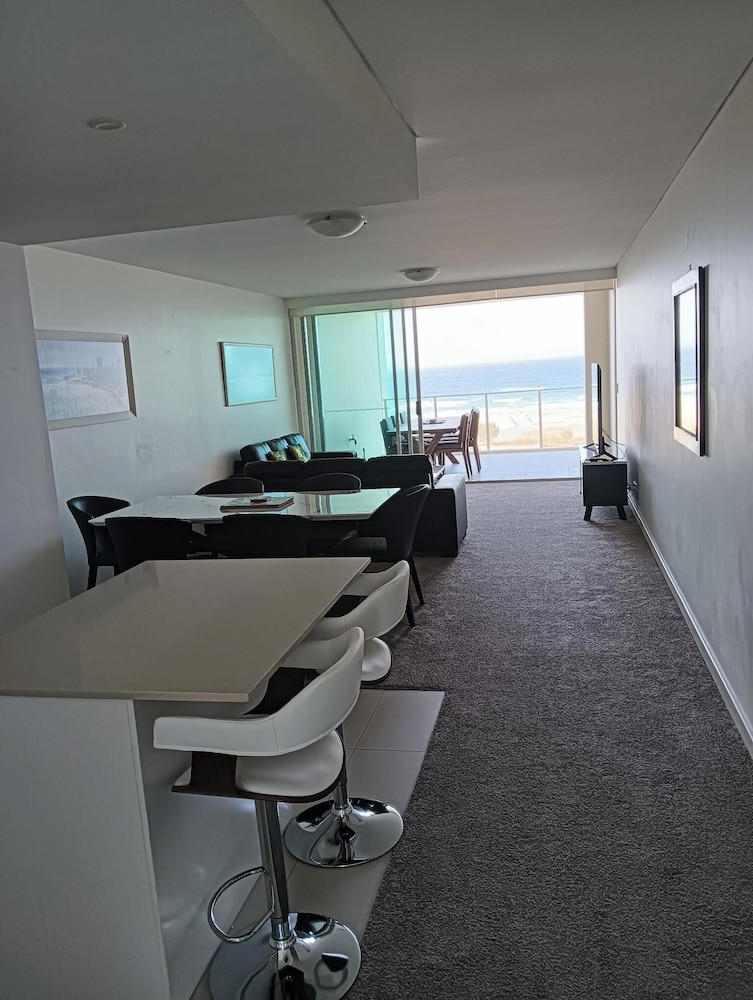 Kirra Surf Apartments 41/75