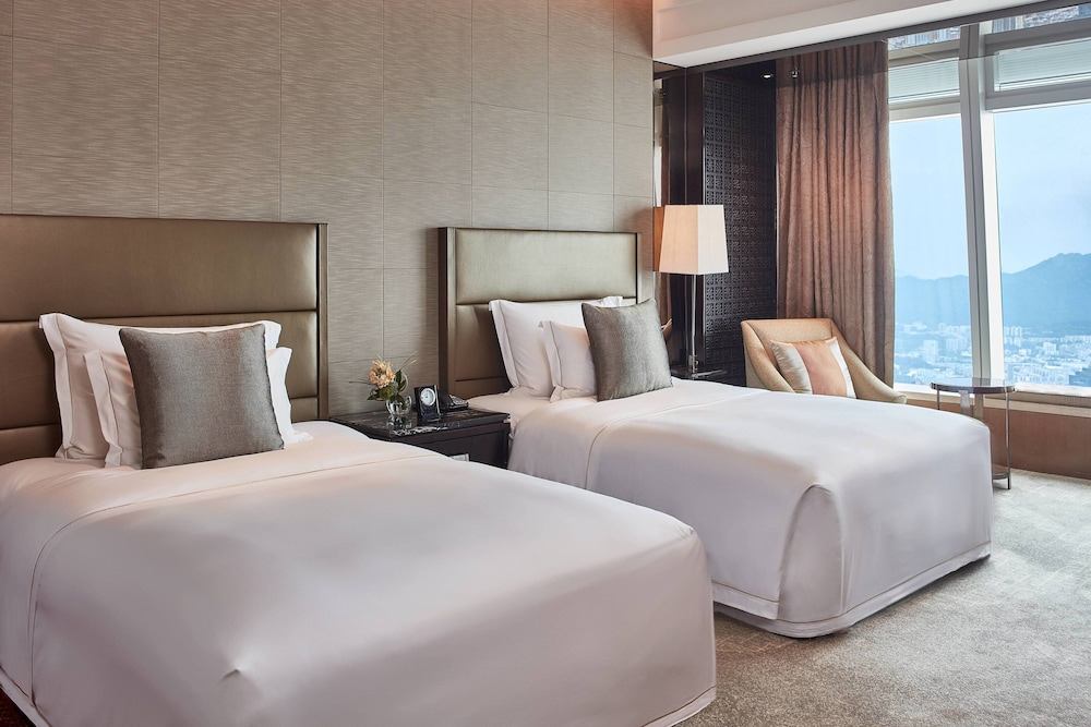 The Ritz Carlton Hong Kong 5/35