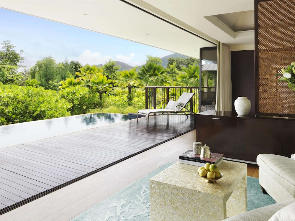 Raffles Seychelles 23/49