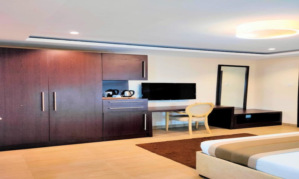 The Cabin Hotel 31/41