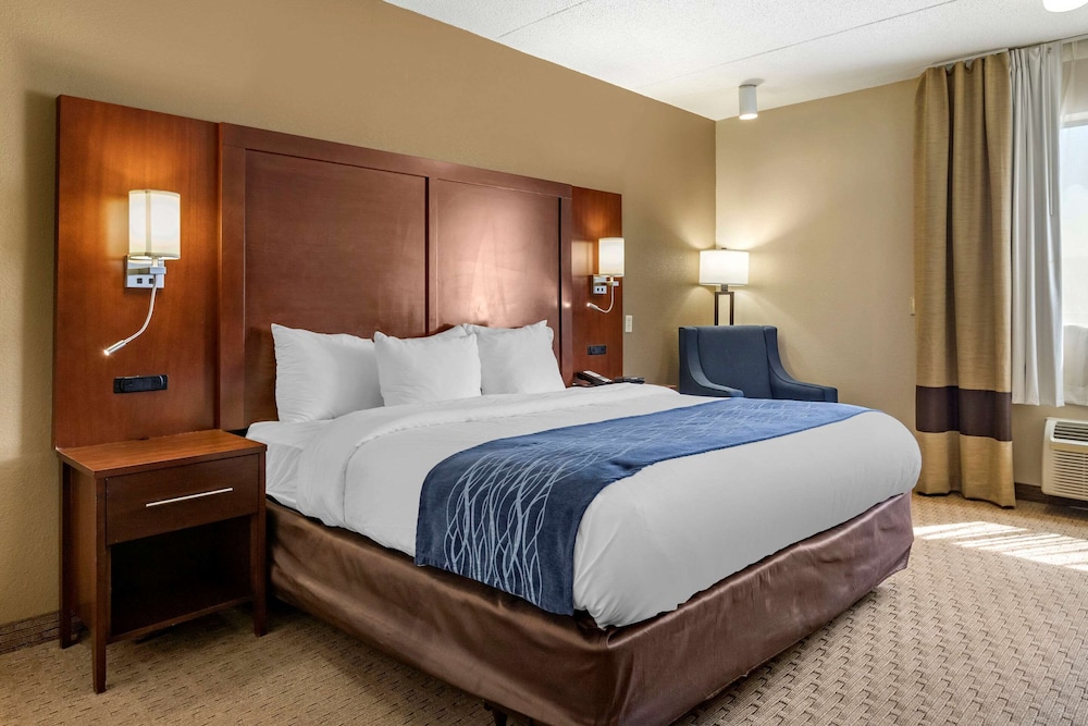Comfort Inn Warren - Detroit North 4/28