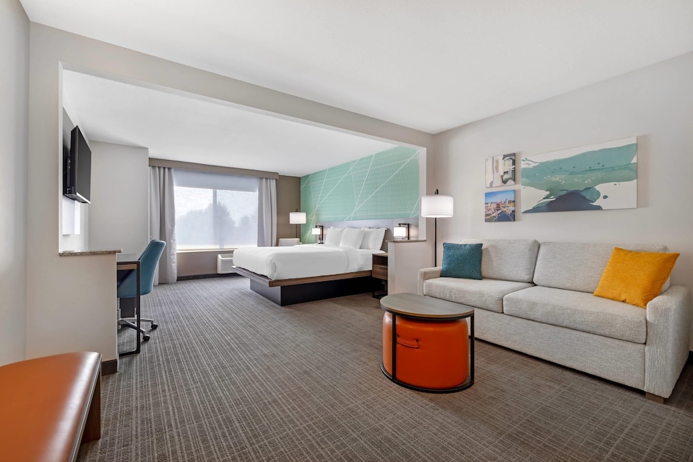 Comfort Inn & Suites Rochester South Mayo Clinic 38/54