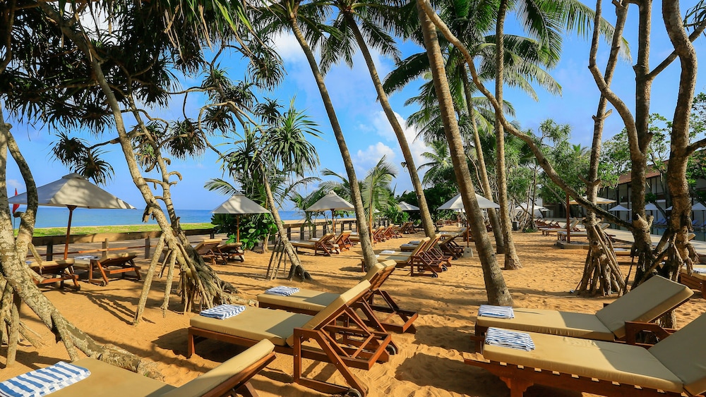 Pandanus Beach Resort and Spa 37/39