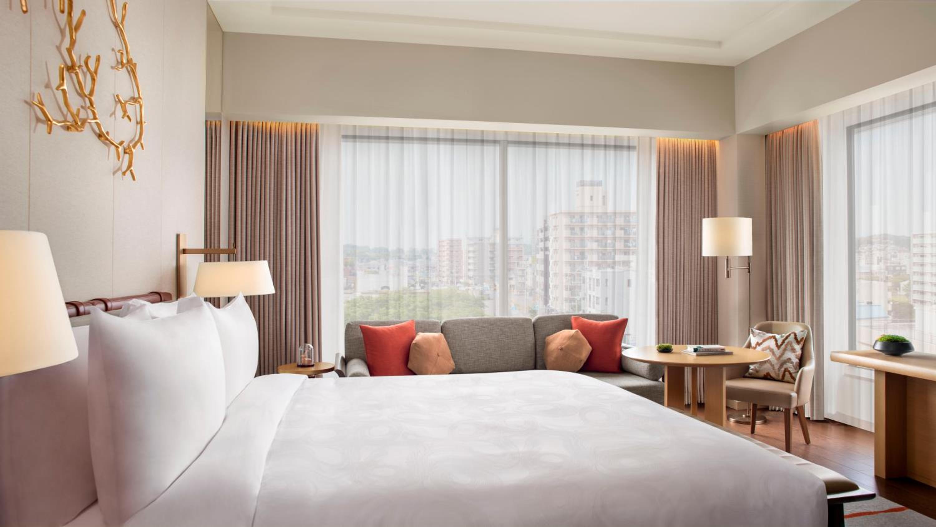 Nara, Junior Suite, King Bed, City View, Sofa، JW Marriott Hotel Nara 3/6