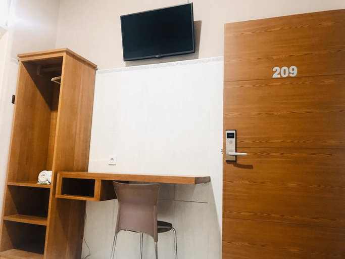 Ternate City Hotel 7/11