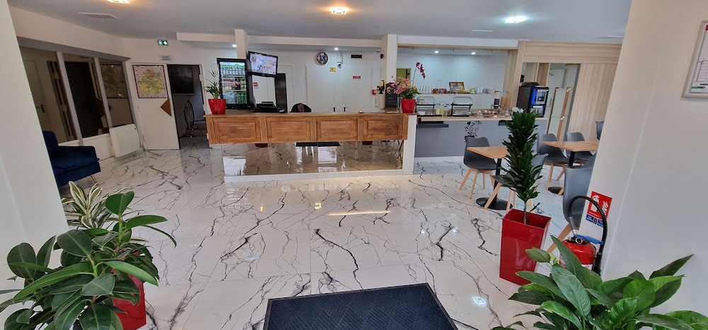 Kyriad Direct Arpajon 6/50