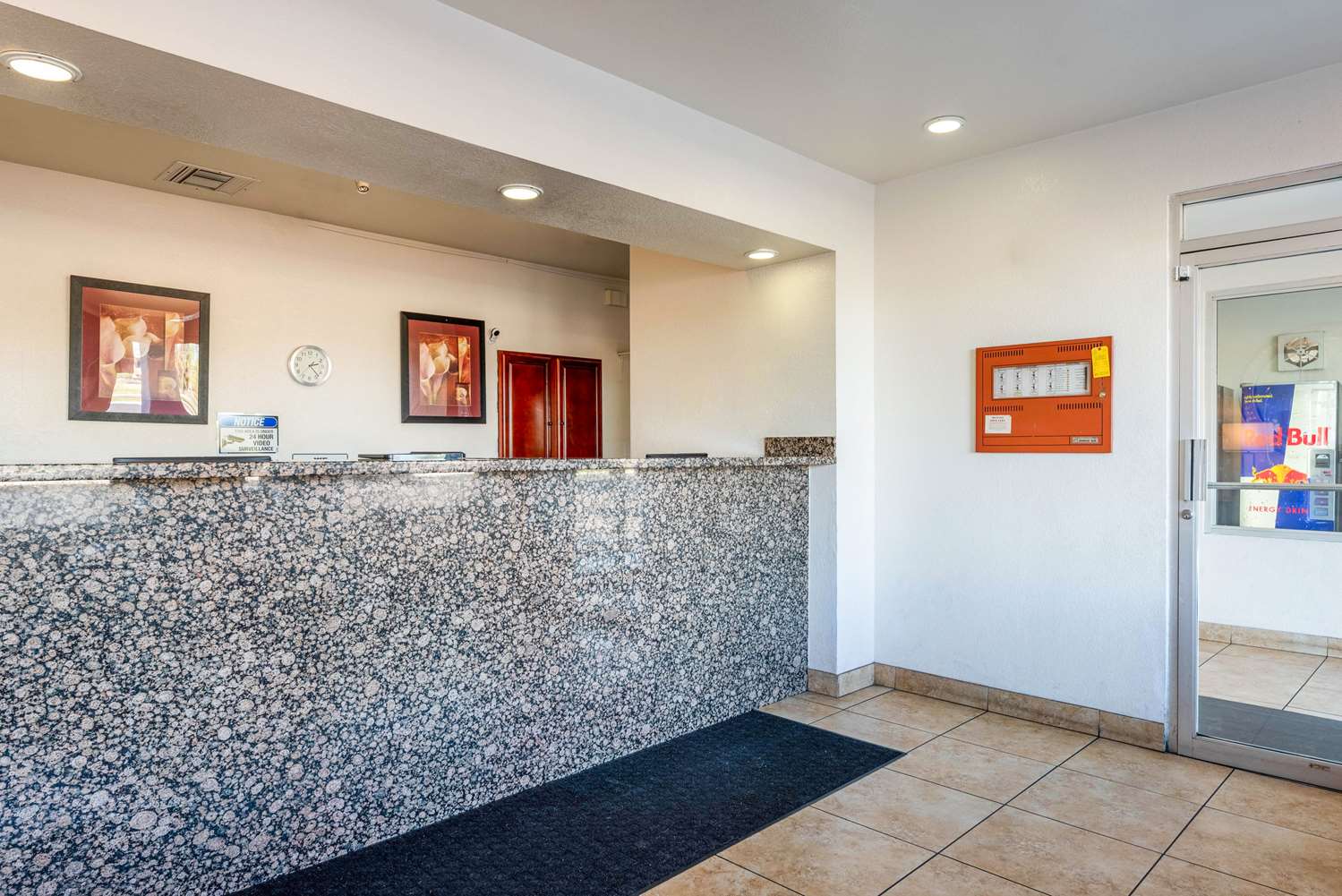 Econo Lodge Phoenix North I-17 4/16