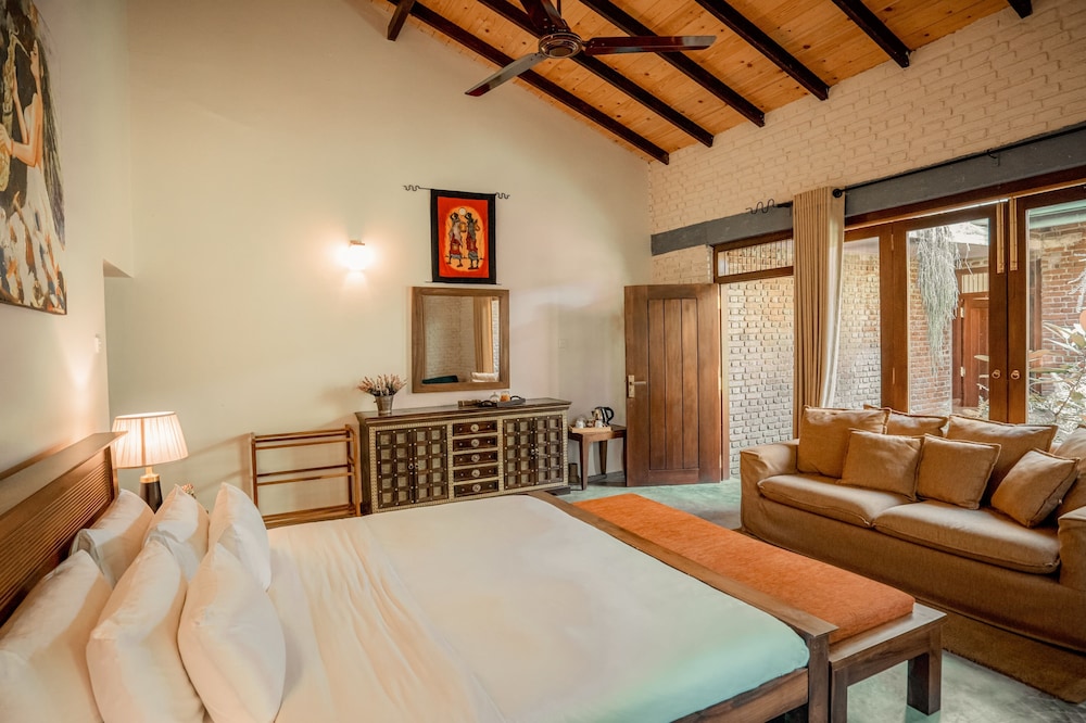 غرفة فاخرة بسرير مزدوج بغرفة نوم واحدة، Arsulana Eco Lodge and Ayurveda Spa 3/4