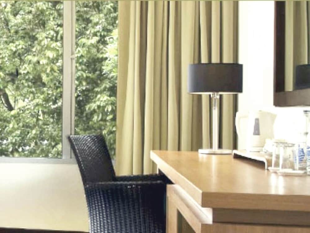 Hotel Santika Bandung 48/51