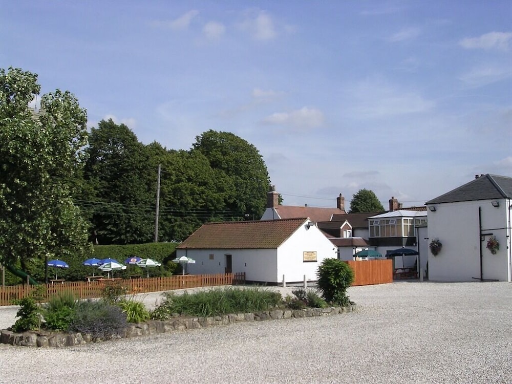 Thornton Hunt Inn 14/15