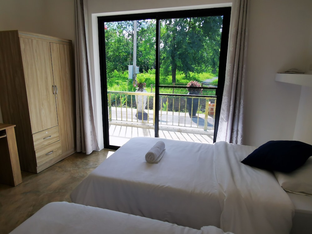Jasmine Hill Lodge 16/50