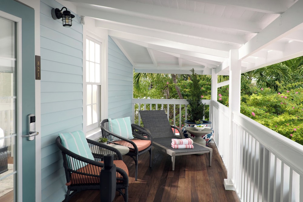 Avalon Bed & Breakfast 40/55