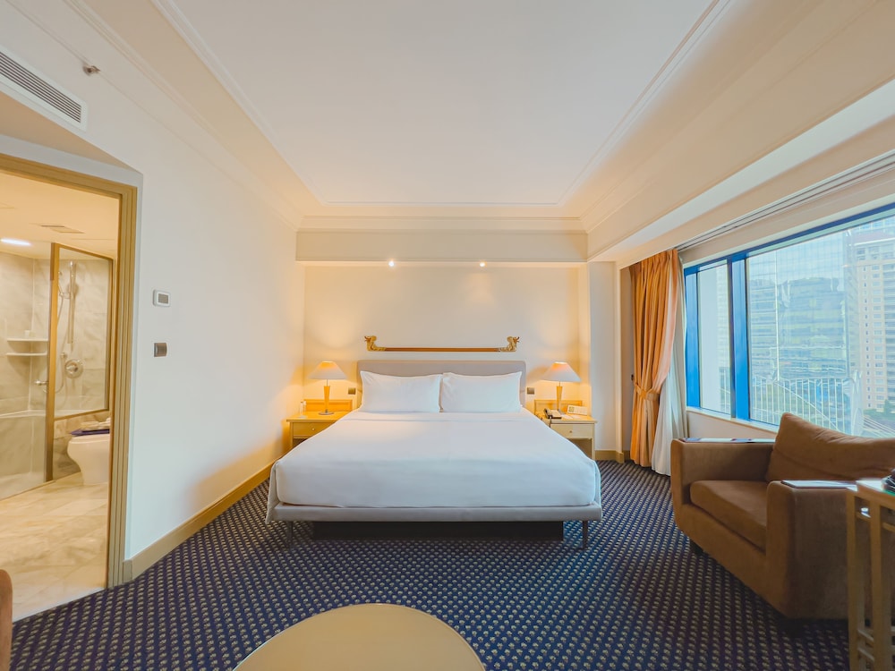 LE MERIDIEN JAKARTA 7/68