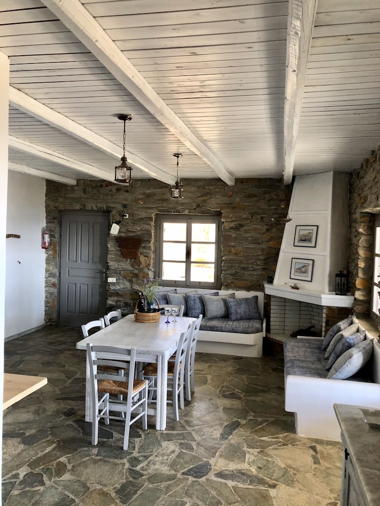 The Traditional Stone Villa 22/50