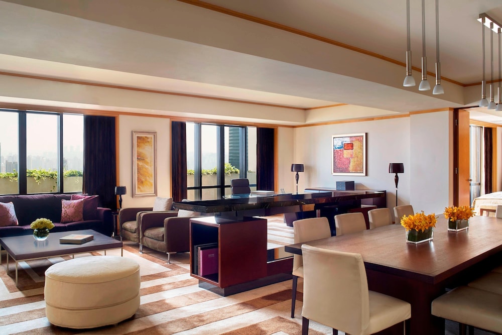 Portman Ritz Carlton 28/43