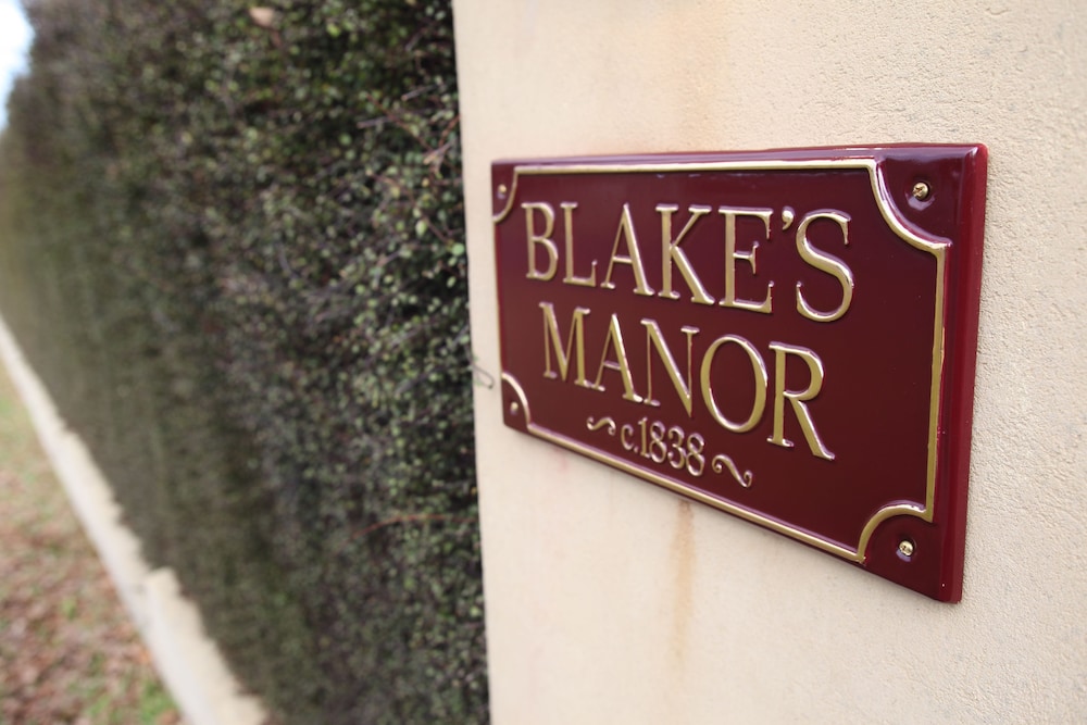 BLAKES MANOR DELORAINE 32/69
