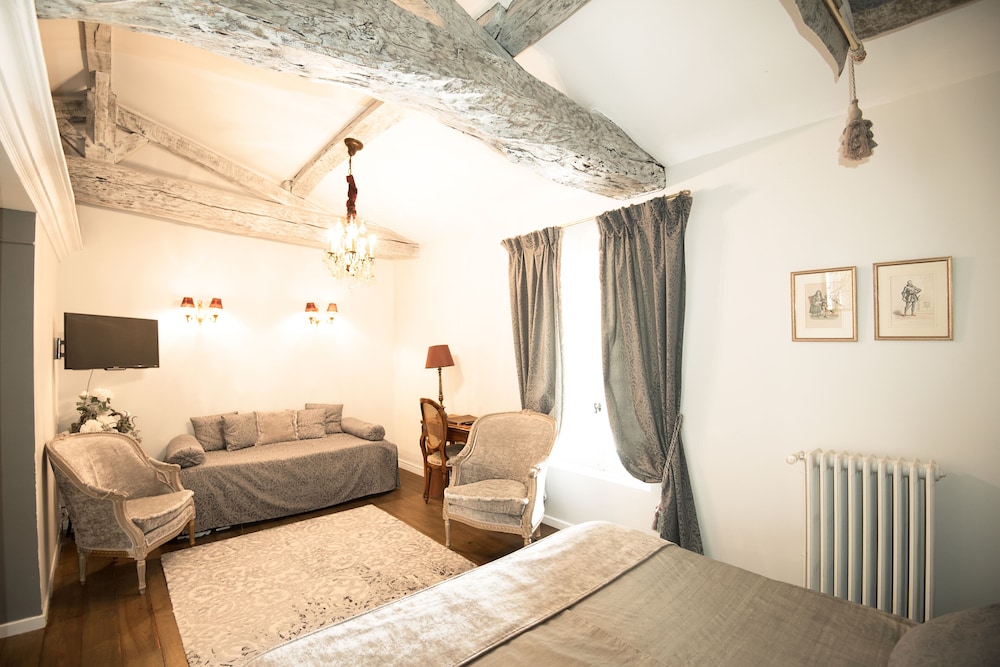 Chateau De Lantic 33/66