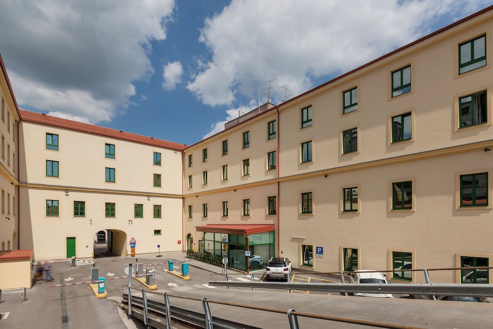 Hotel Park 45 2/57