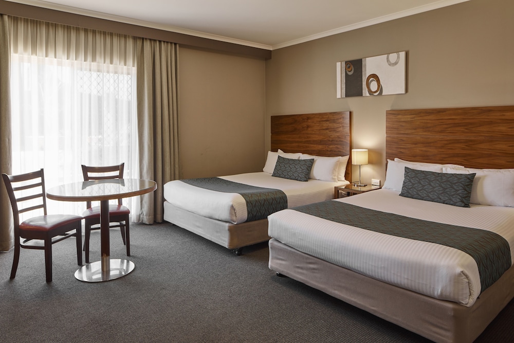 Quality Hotel Dickson 9/42