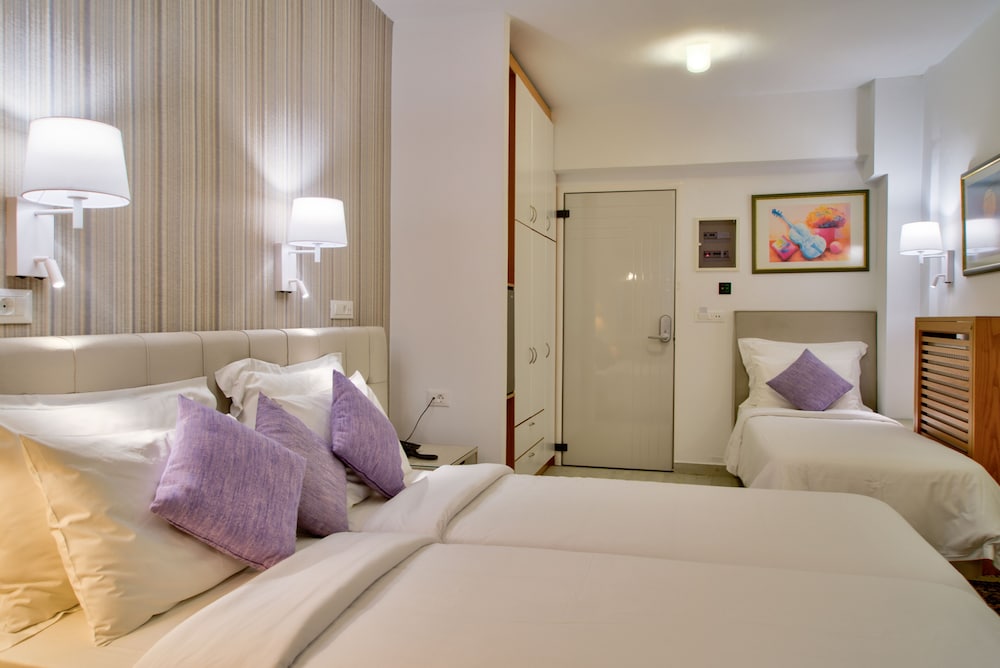 POSEIDON HOTEL 21/71