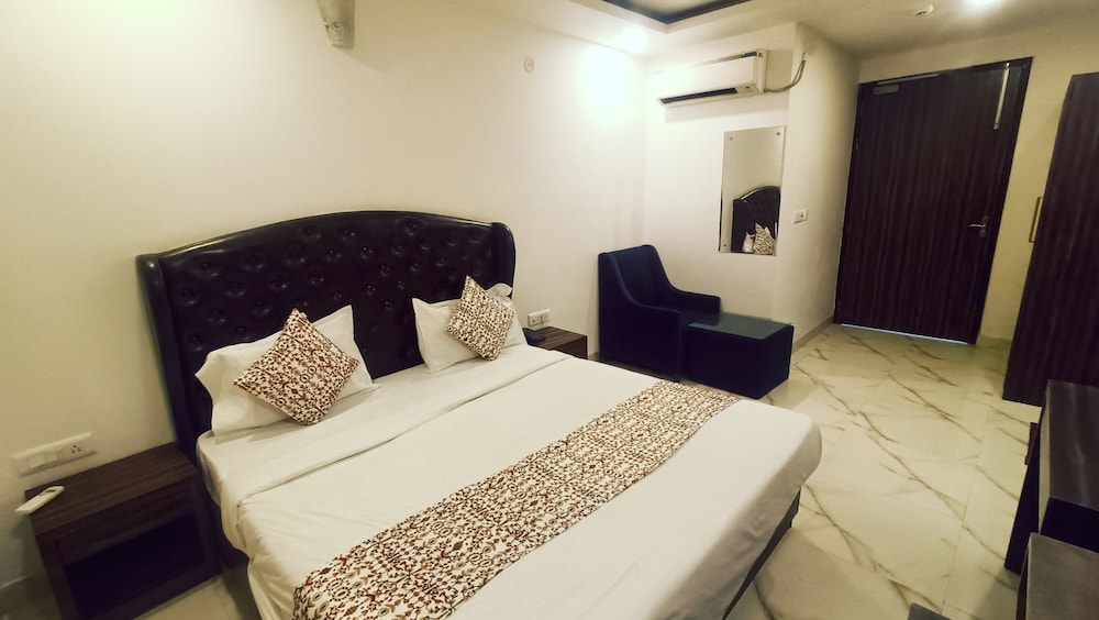 Oyo 10274 Hotel Aamara 37/61