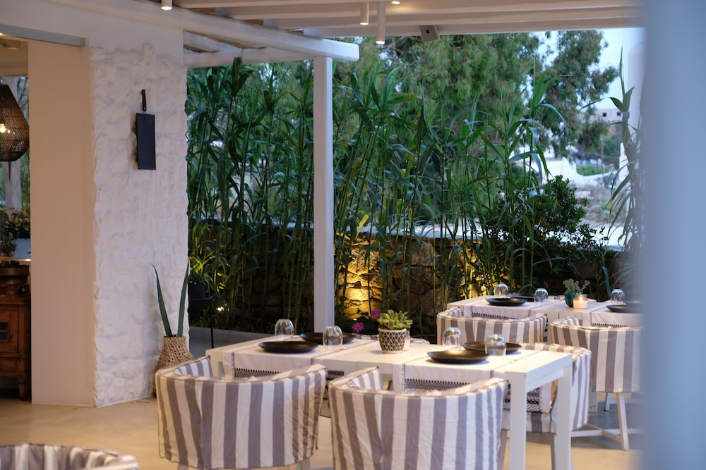 Ostraco Suites 66/75