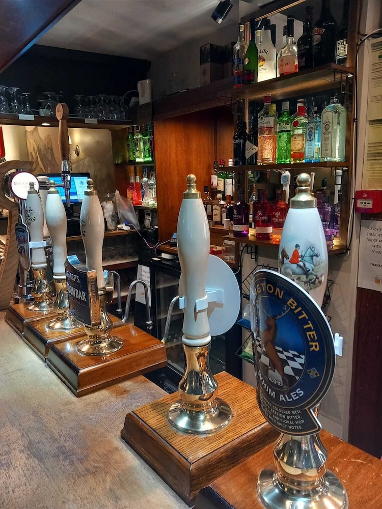 Charles Cotton Hotel 16/33