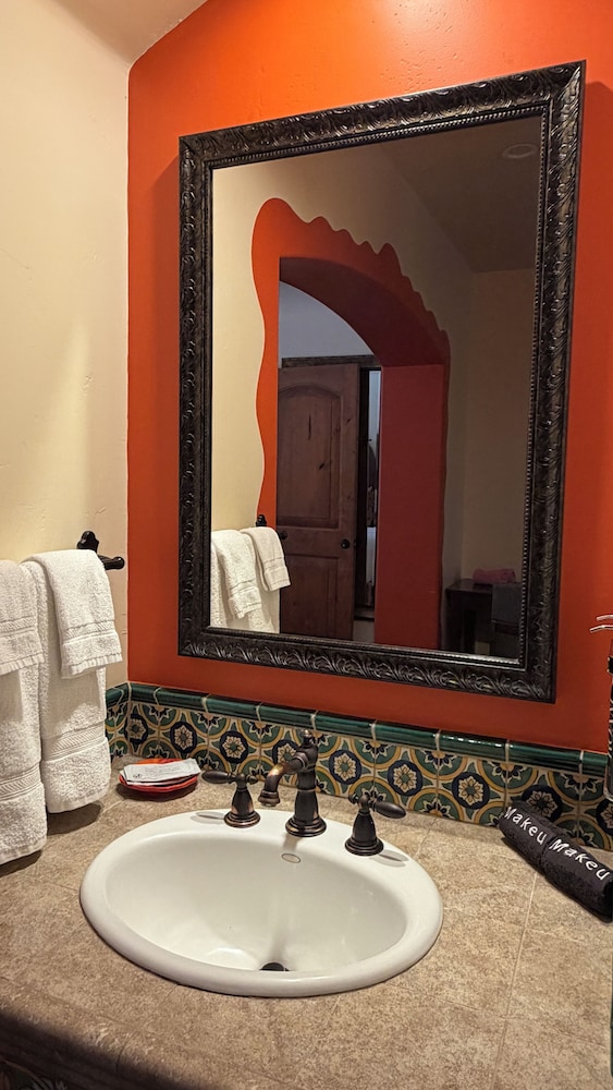 Los Arboles Hotel 47/50