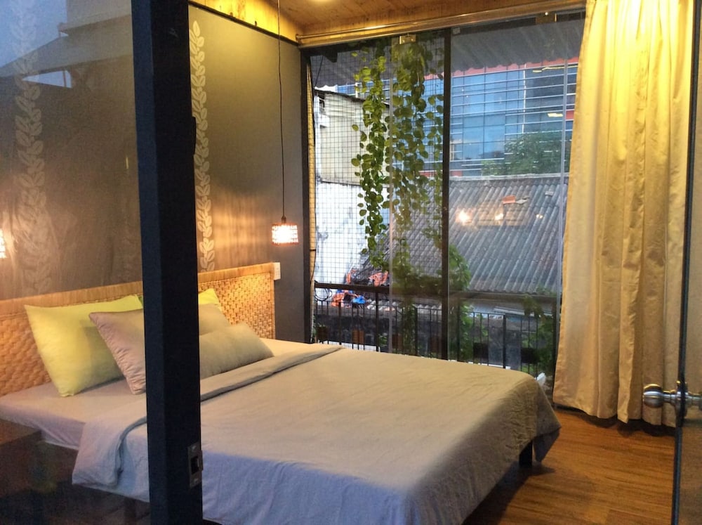 Domino Homestay 11/54