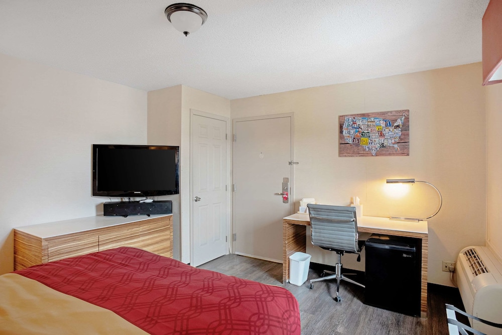 Quality Inn Frontier at US Hwy 30 31/34