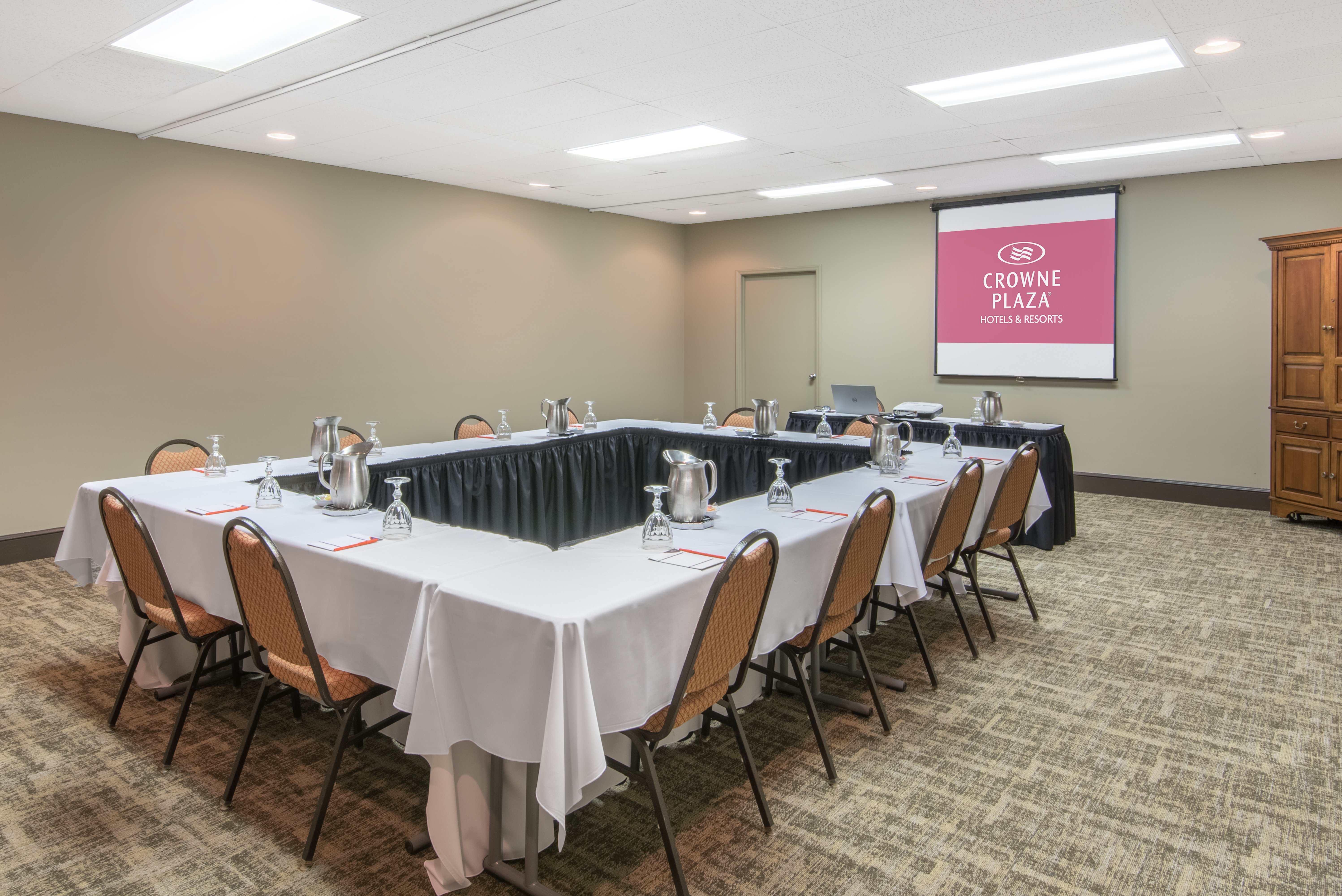 Crowne Plaza Hickory 42/61