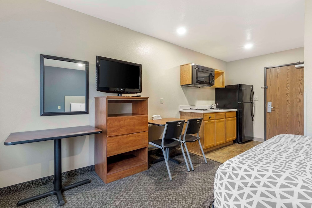 WoodSpring Suites Raleigh Garner 9/15